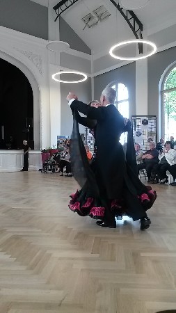 Démonstration danses standard mai 2016 à Wallers Aremberg