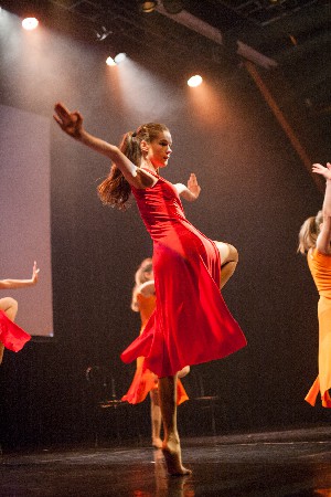 ''AU FEMININ''. Spectacle 2013. Guildep Hall'Jazz. Professeur/Chorégraphe: Chrystèle Gerard-Gilet.